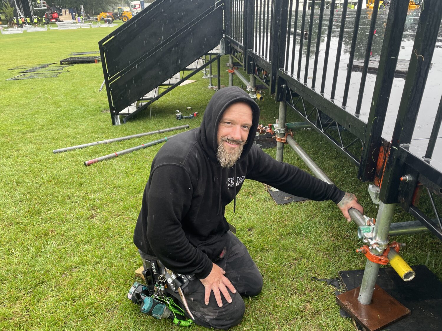 steeldeck team assembling outdoor stage