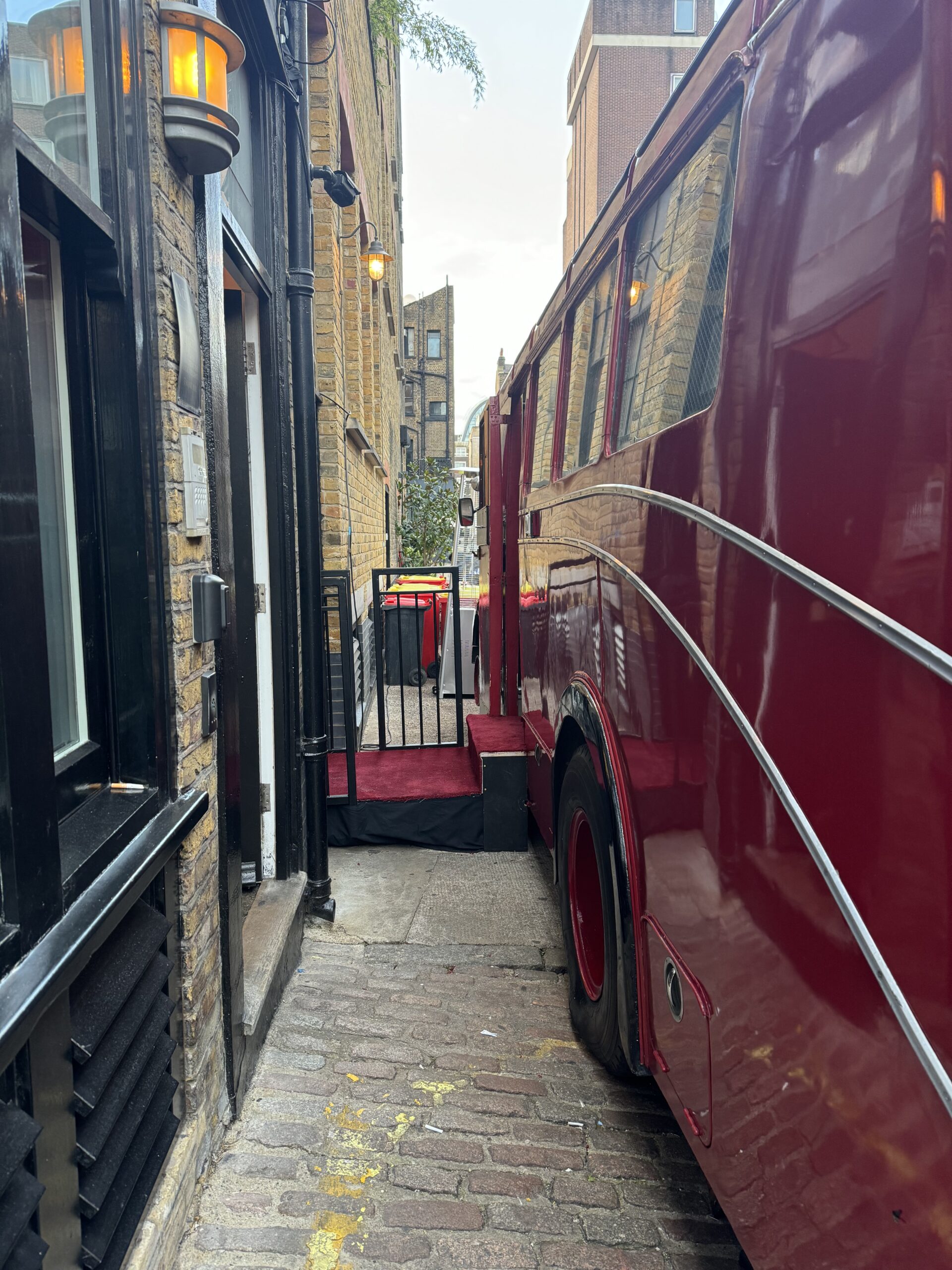 Steeldeck Rentals was commissioned to deliver a bespoke access platform for an exclusive, high-profile event.