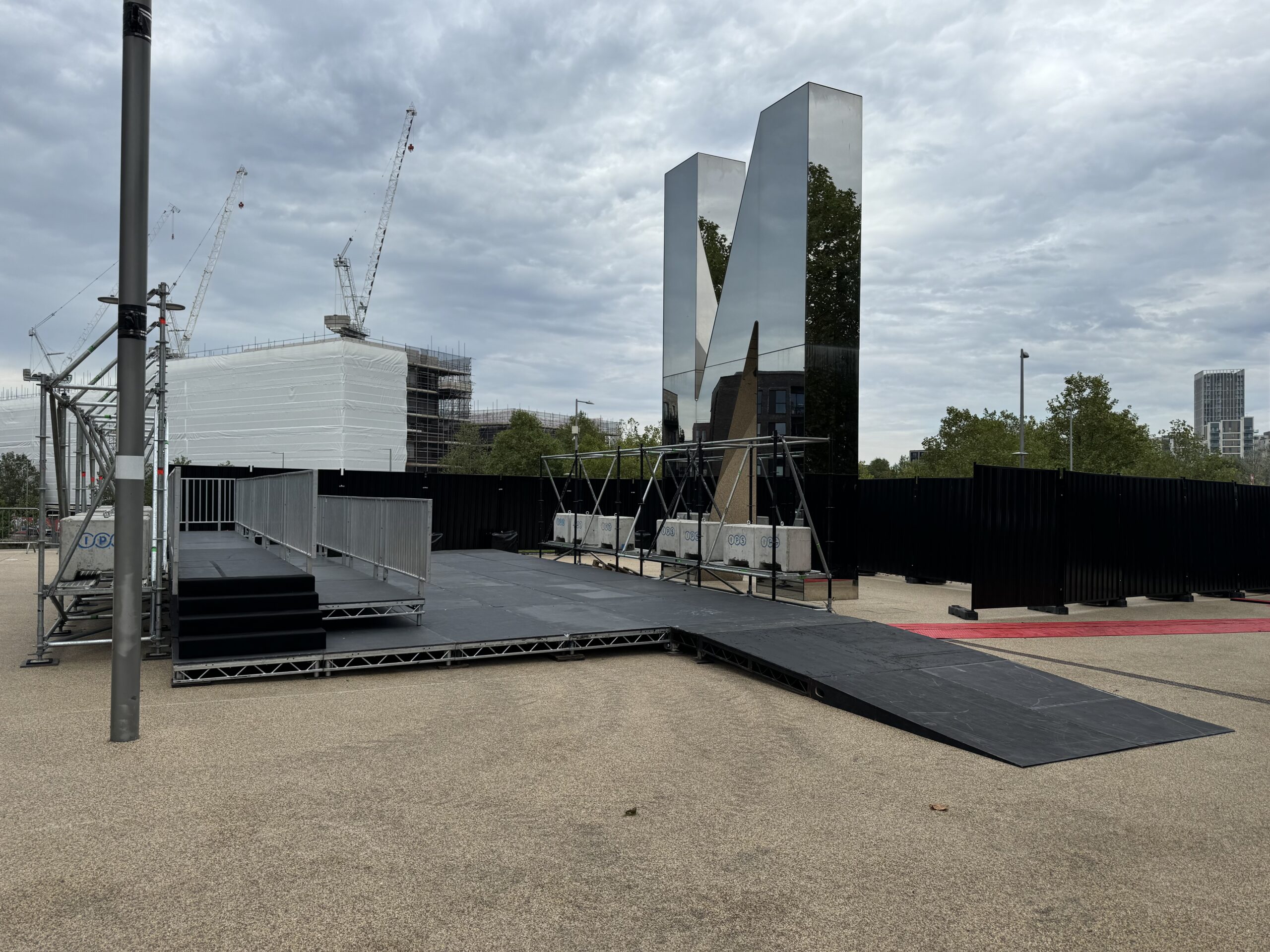 Steeldeck Rentals supports Fashion Show installation at Copper Box Arena