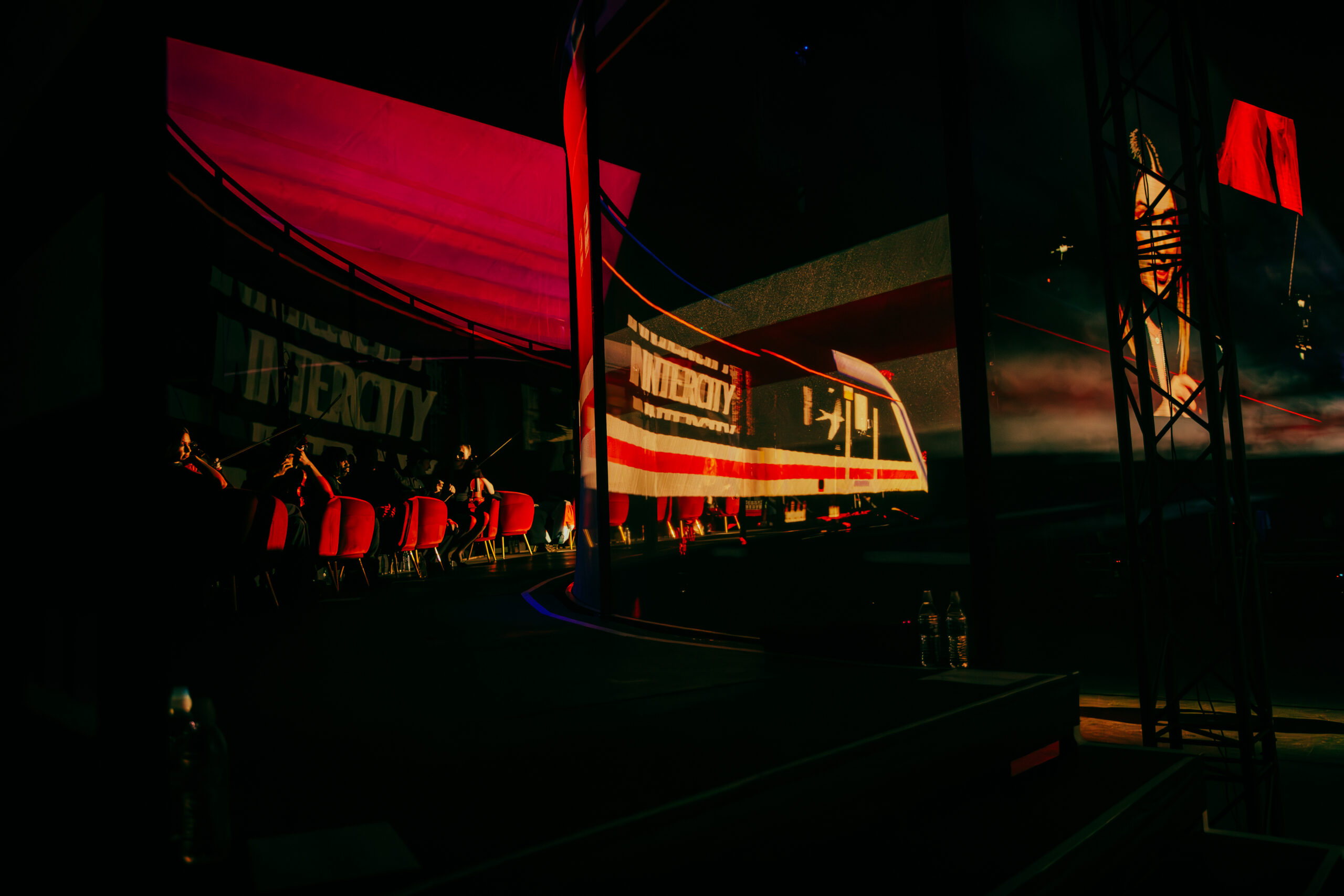 Steeldeck’s expertise in custom staging and precision engineering brought STUDIO/’s creative vision to life at the London Palladium.